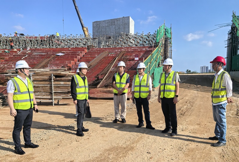 广西工程征询集团表部董事调研中国东盟（武威）体育实训基地工程项目